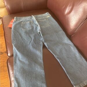 Levi's misses stretch capri 12 NWT